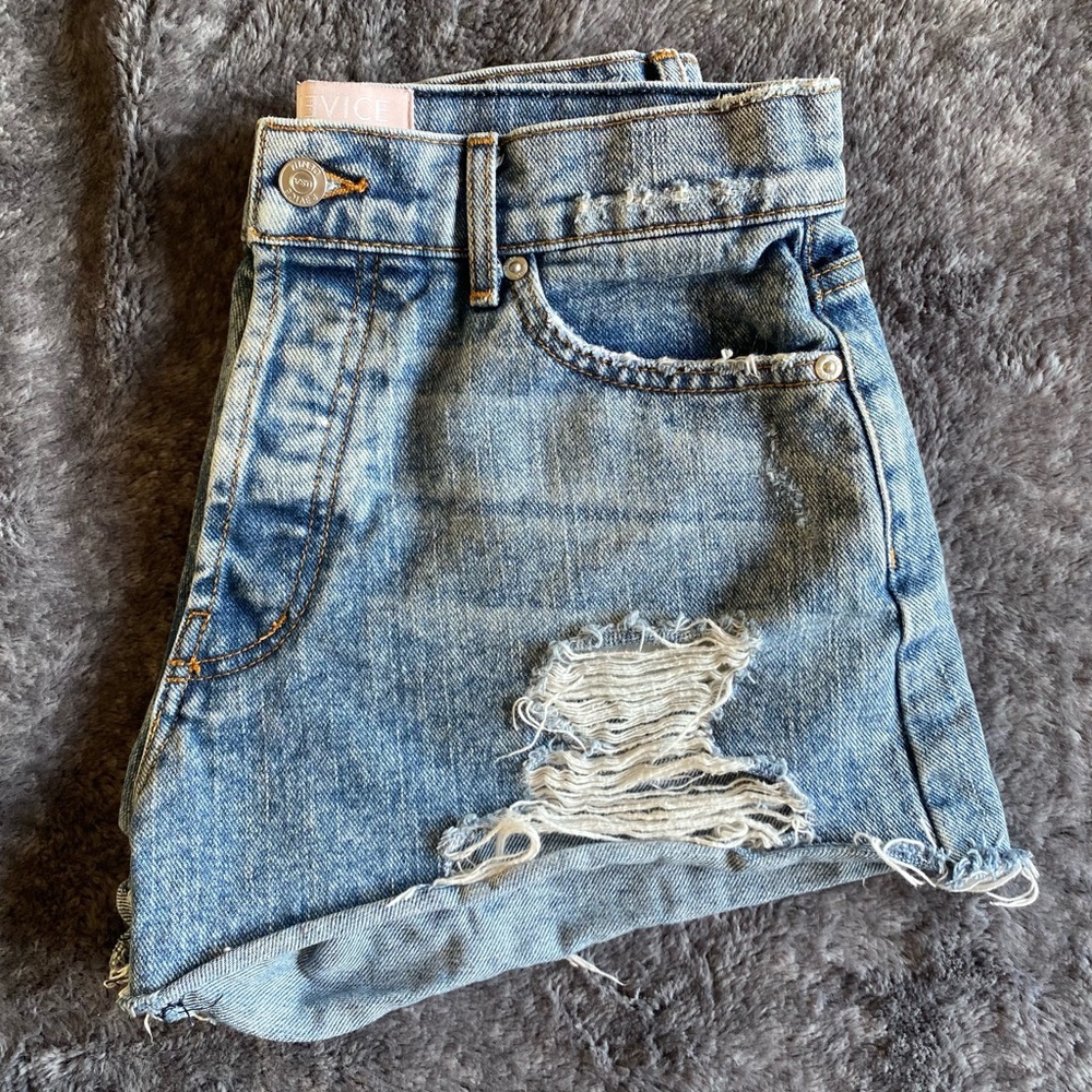 REVICE JEAN SHORTS